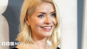 Read more about the article Holly Willoughby speaks of ‘tough’ time after kidnap plot