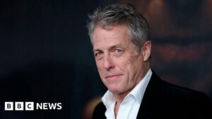 Read more about the article Hugh Grant calls for police to investigate Sun owners