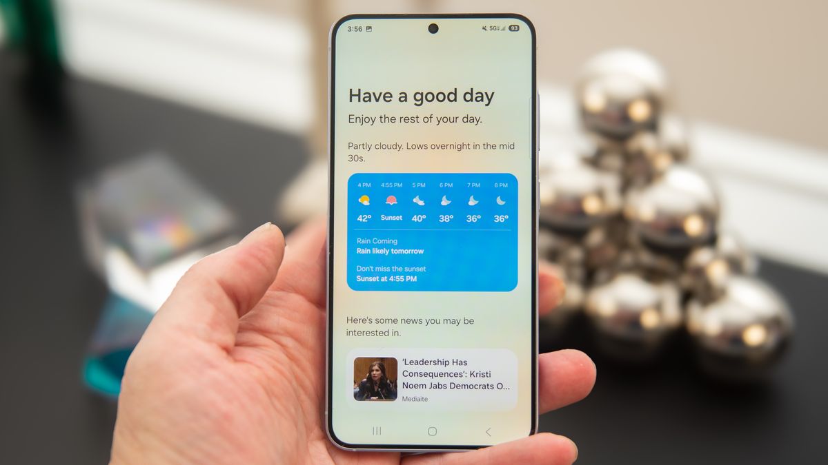 You are currently viewing I’ve used an iPhone for 15 years, but Samsung Galaxy S25’s new AI briefing feature makes me want to give Android a try