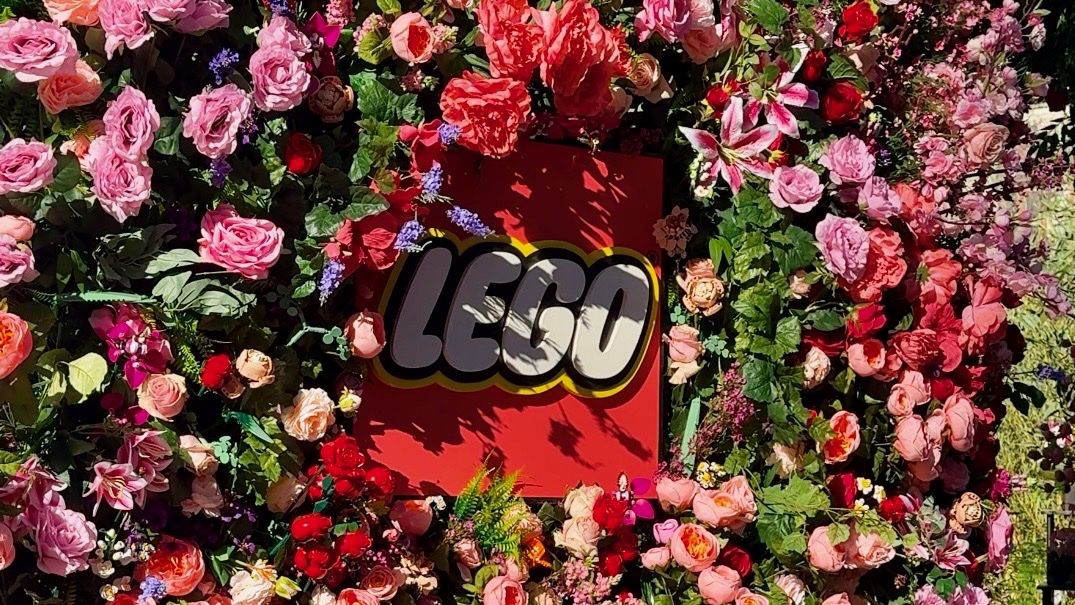 You are currently viewing I got a first look at the new Lego flower sets in a botanical garden, and the Mini Orchid should be on your list