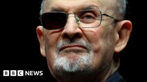 Read more about the article Salman Rushdie testifies he thought he was dying after stabbing