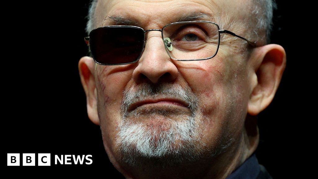 You are currently viewing Salman Rushdie testifies he thought he was dying after stabbing