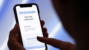 Read more about the article Only two weeks in and AI phenomenon DeepSeek is officially growing faster than ChatGPT