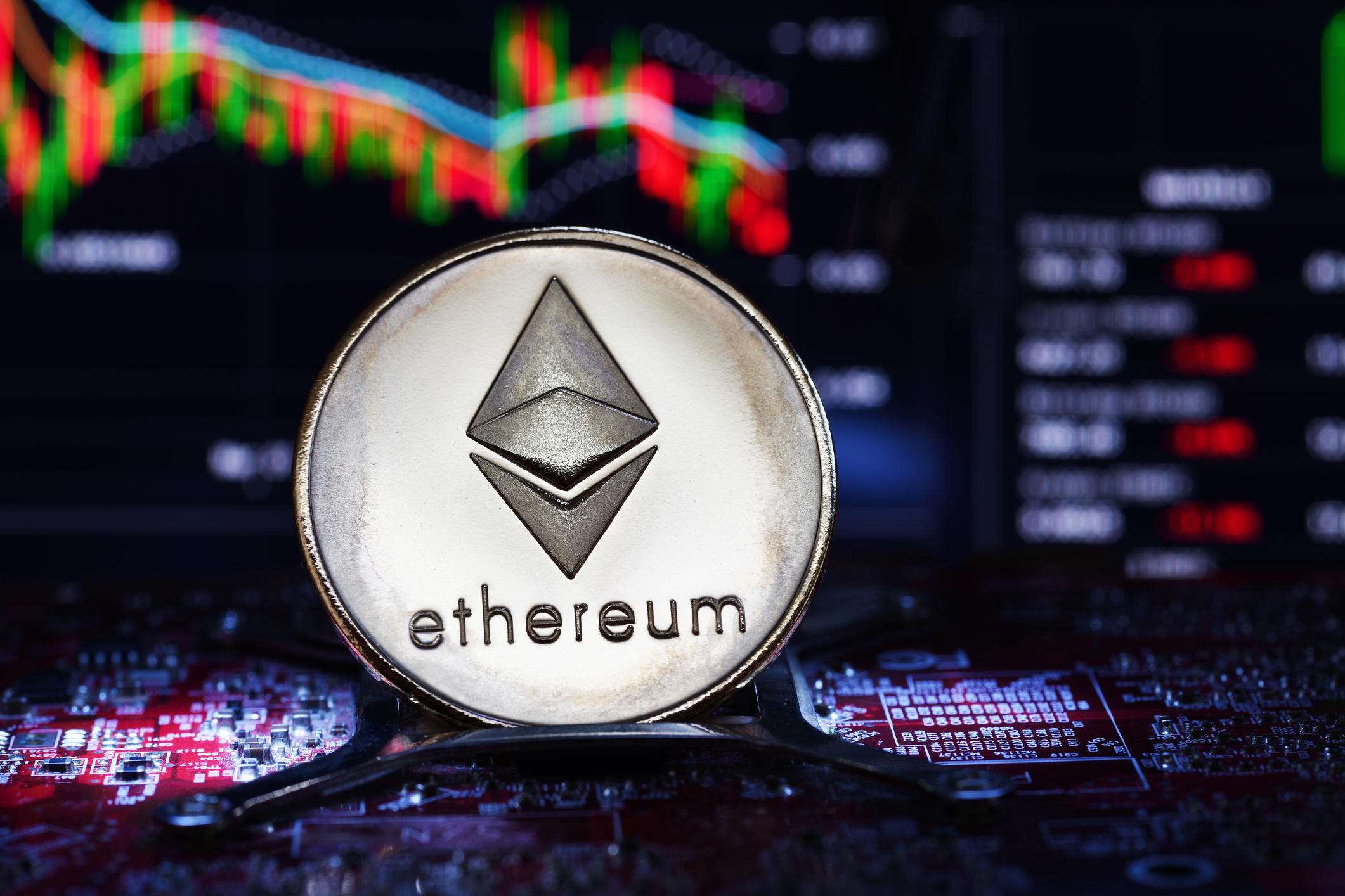 Read more about the article Ethereum Price To $2,000 Or $6,000? Analyst Examines Ether’s Future Trajectory