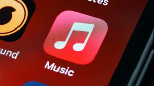 Read more about the article Apple Music’s awesome $2.99 deal is your reason to finally switch from Spotify